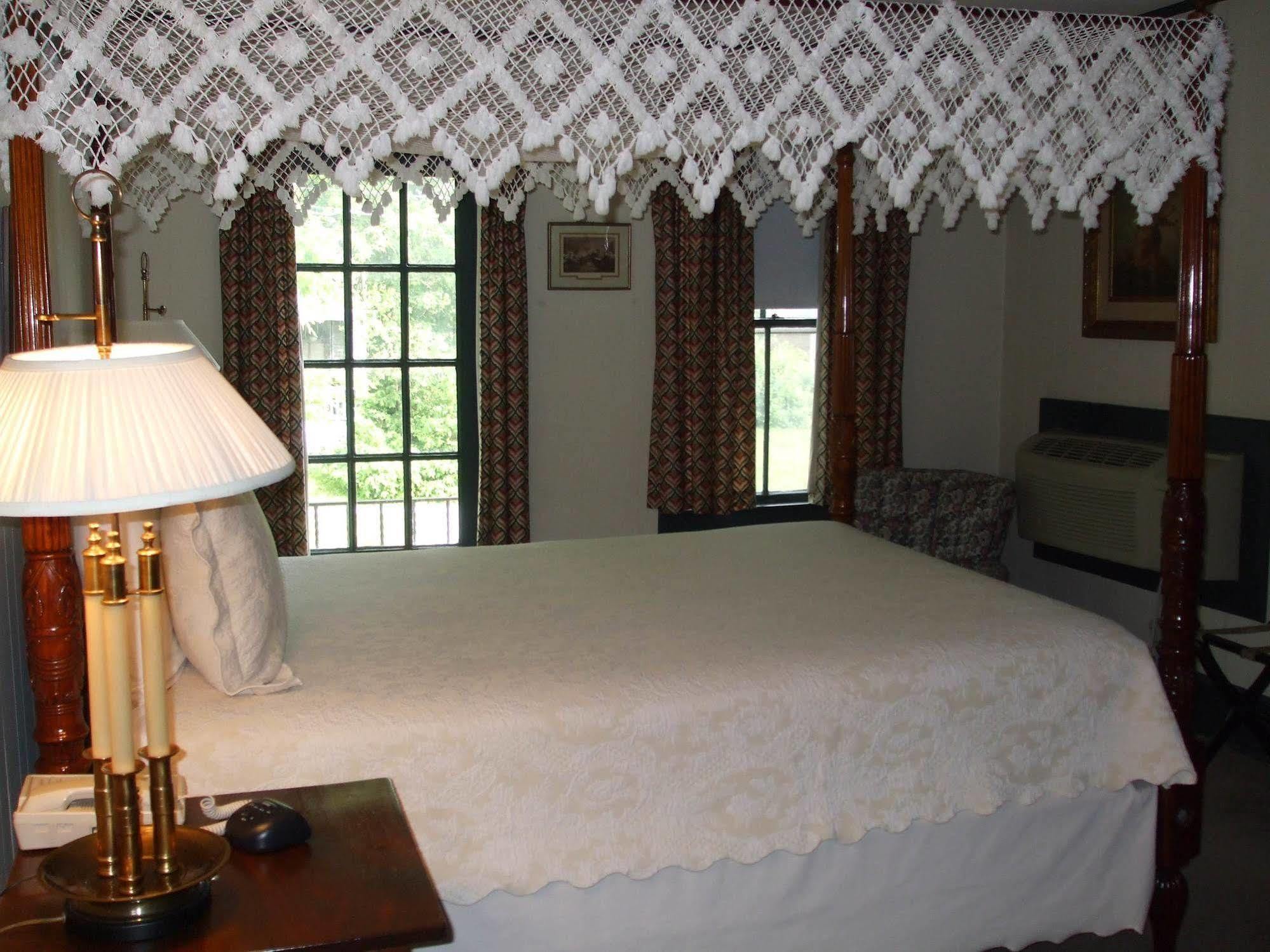 Wayside Inn Middletown ภายนอก รูปภาพ
